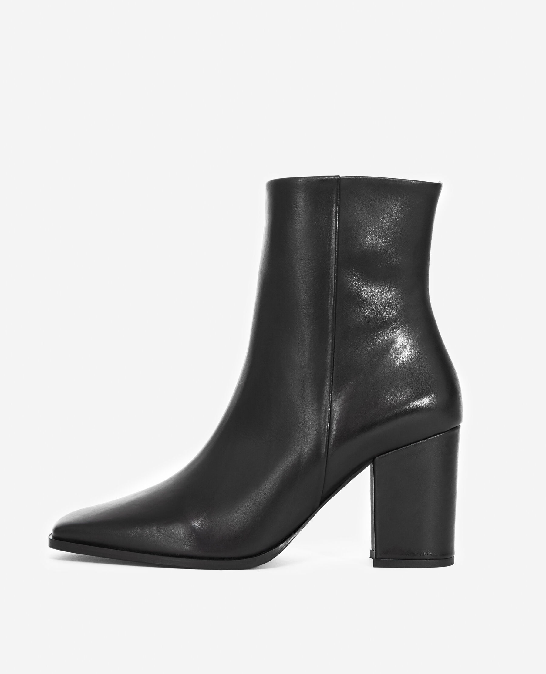 Bottines a deals bout carré