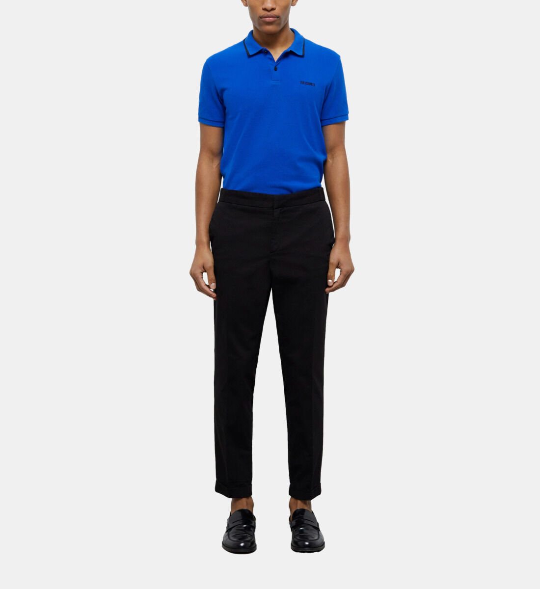 blue pants black top