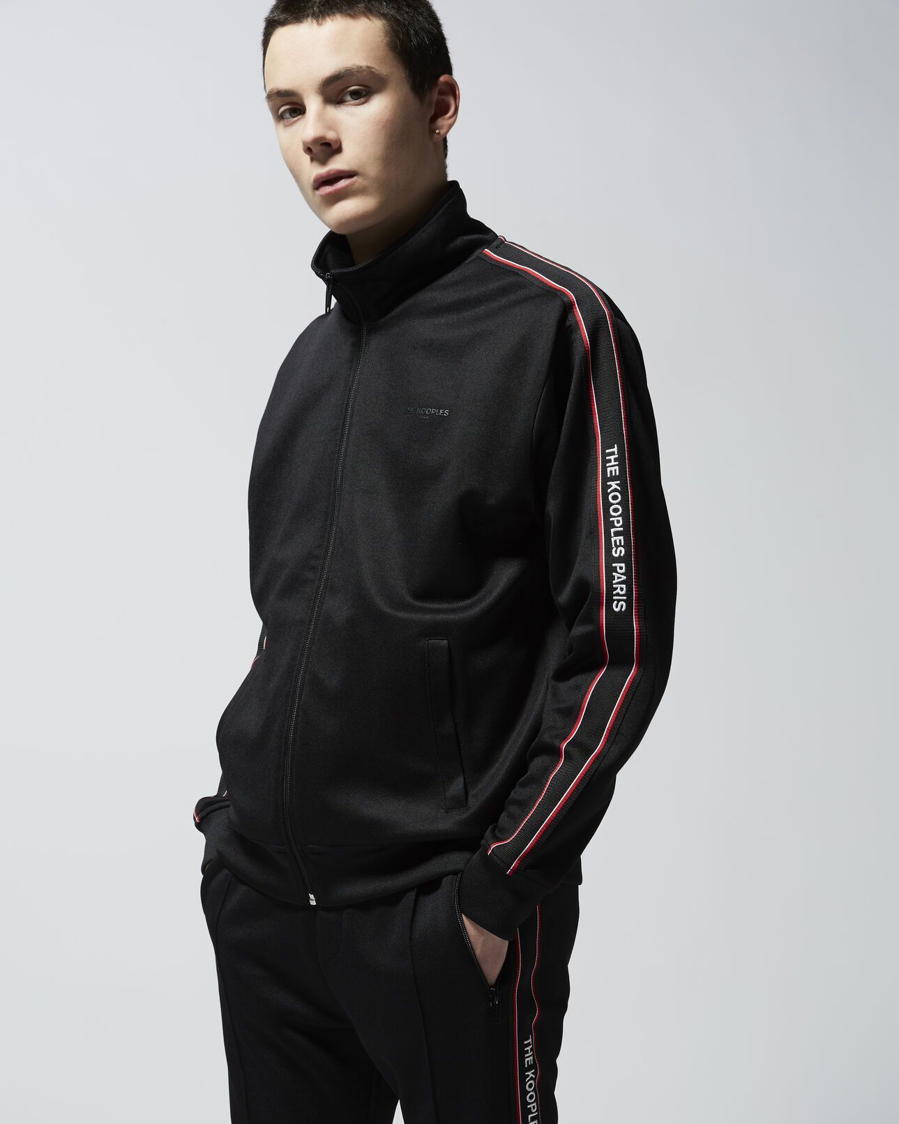 The Kooples HOMME BLACK sweat noir zippé col montant bande logo