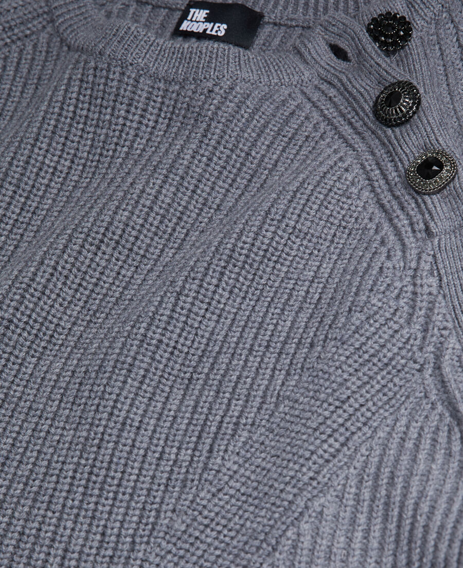 The Kooples FEMME MIDDLE GREY MEL pull gris en laine avec boutons bijoux