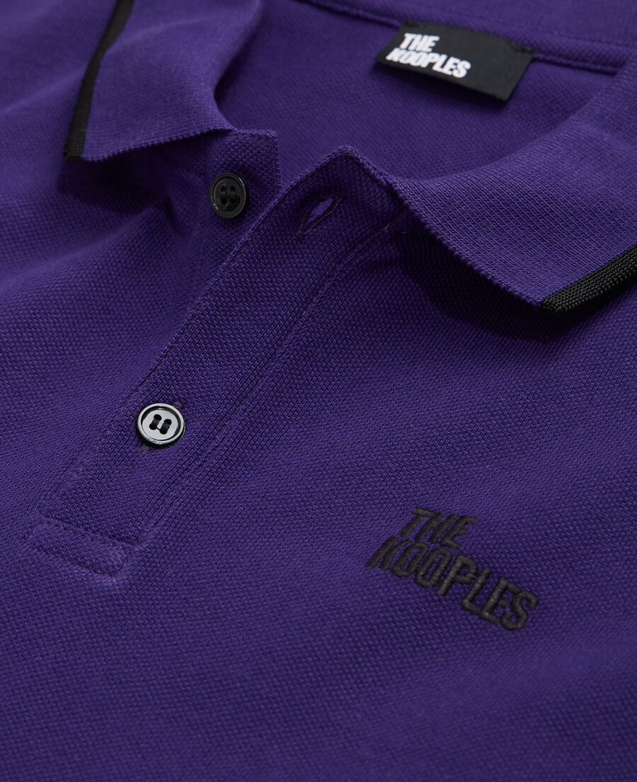 camisa polo logotipo violeta