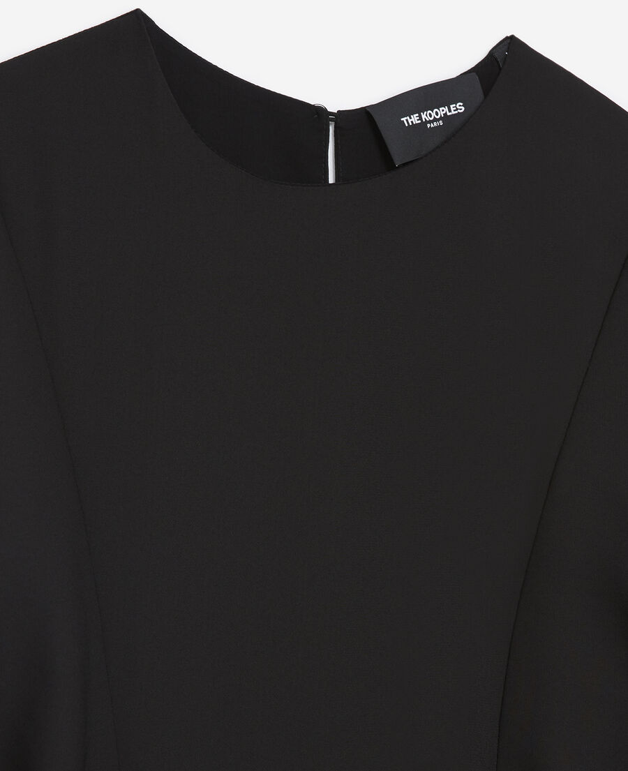 robe courte noire anneaux métalliques