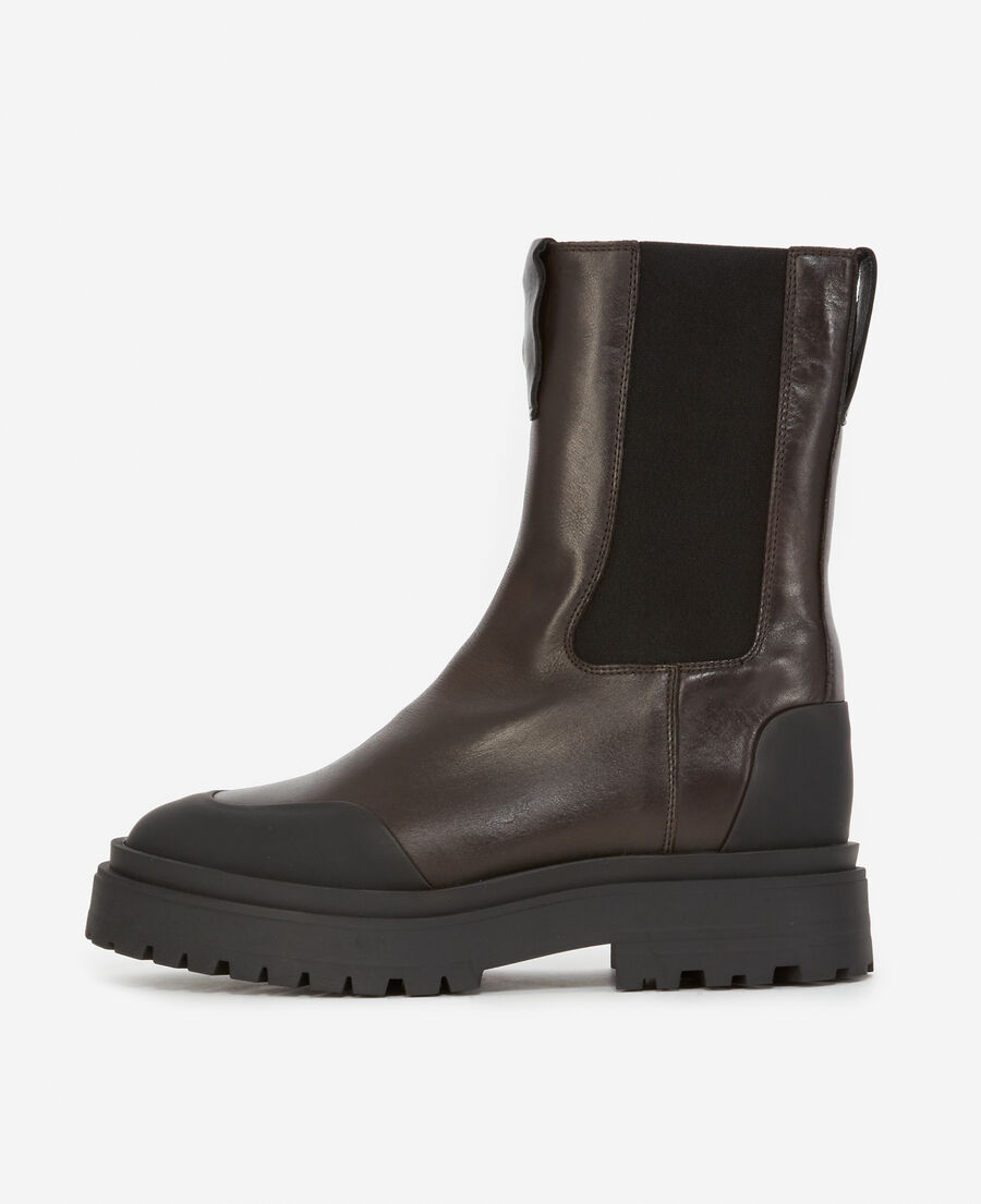 brown leather chelsea boots with logo