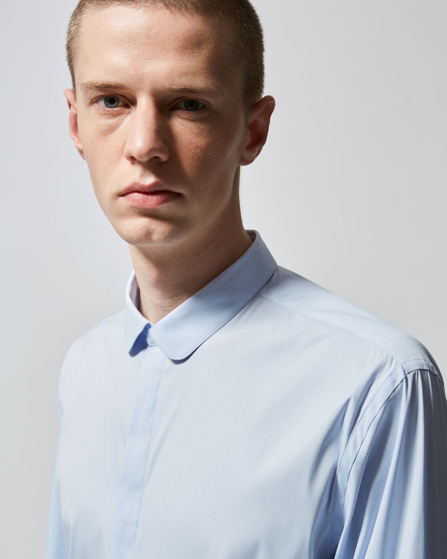 Men’s blue shirt in cotton with round collar, BLUE SKY, hi-res image number null