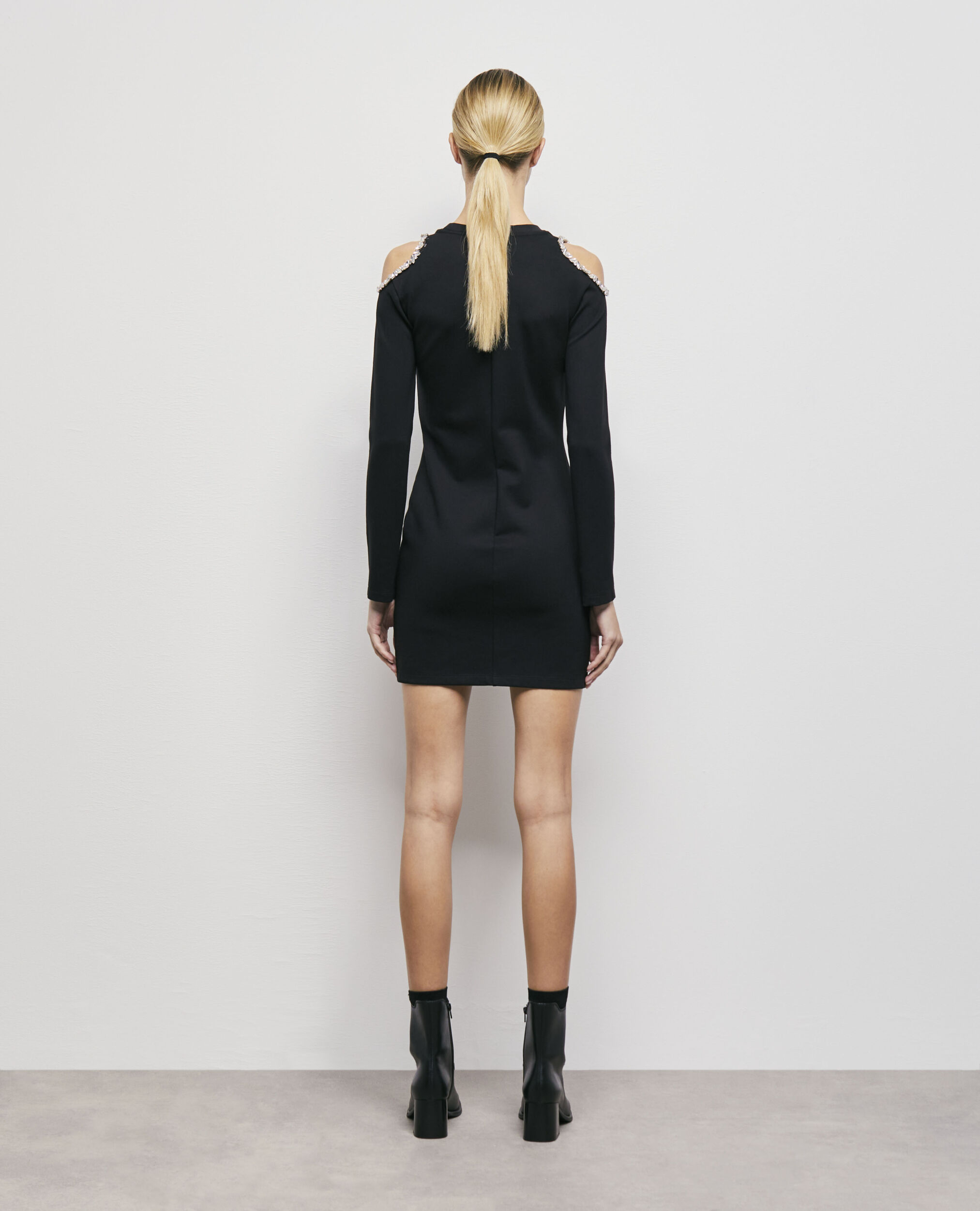 Schwarzes kurzes Kleid mit Schulterdetails, BLACK, hi-res image number null