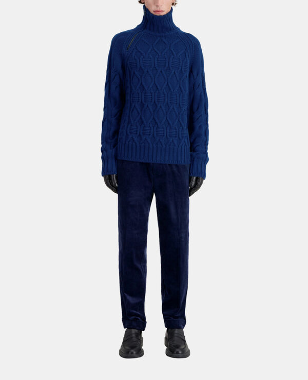 pull bleu en laine torsadée avec zip
