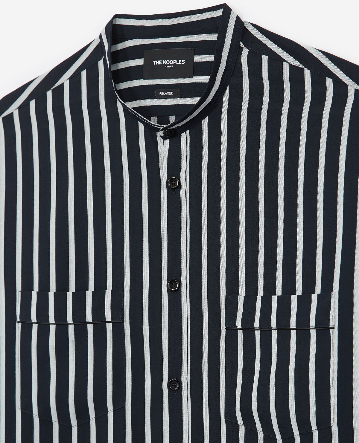 Camisa sin sales cuello negra