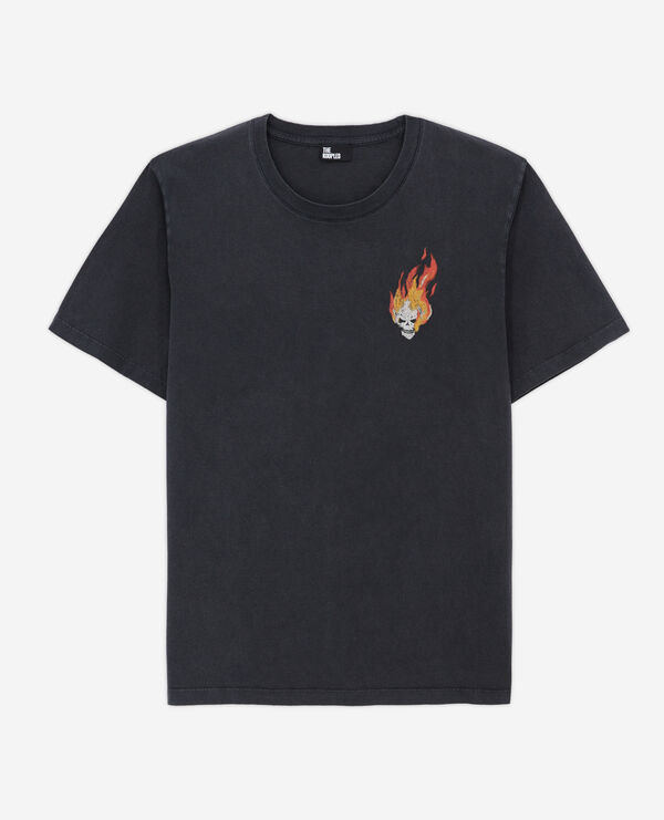 black t-shirt with skull on fire print