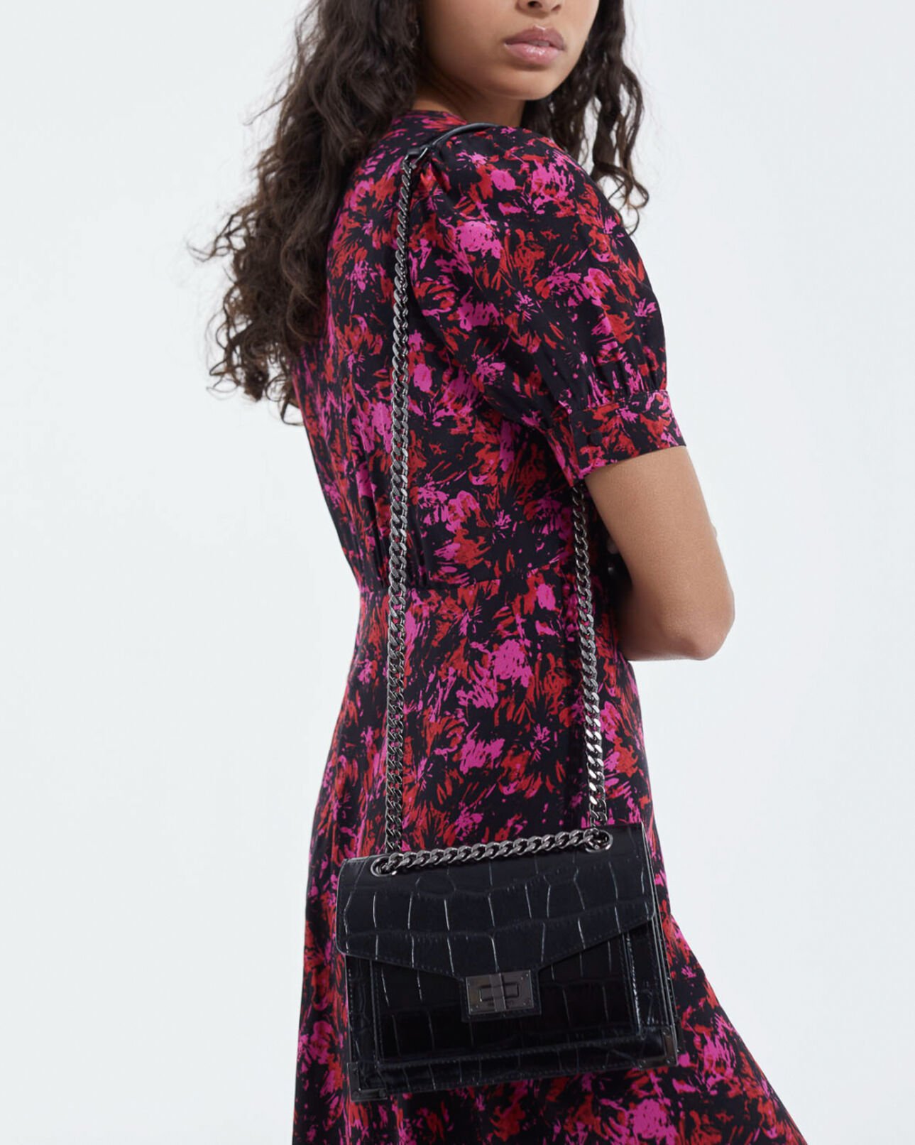 The Kooples DAMEN BLACK emily kleine tasche mit krokodileffekt aus schwarzem leder
