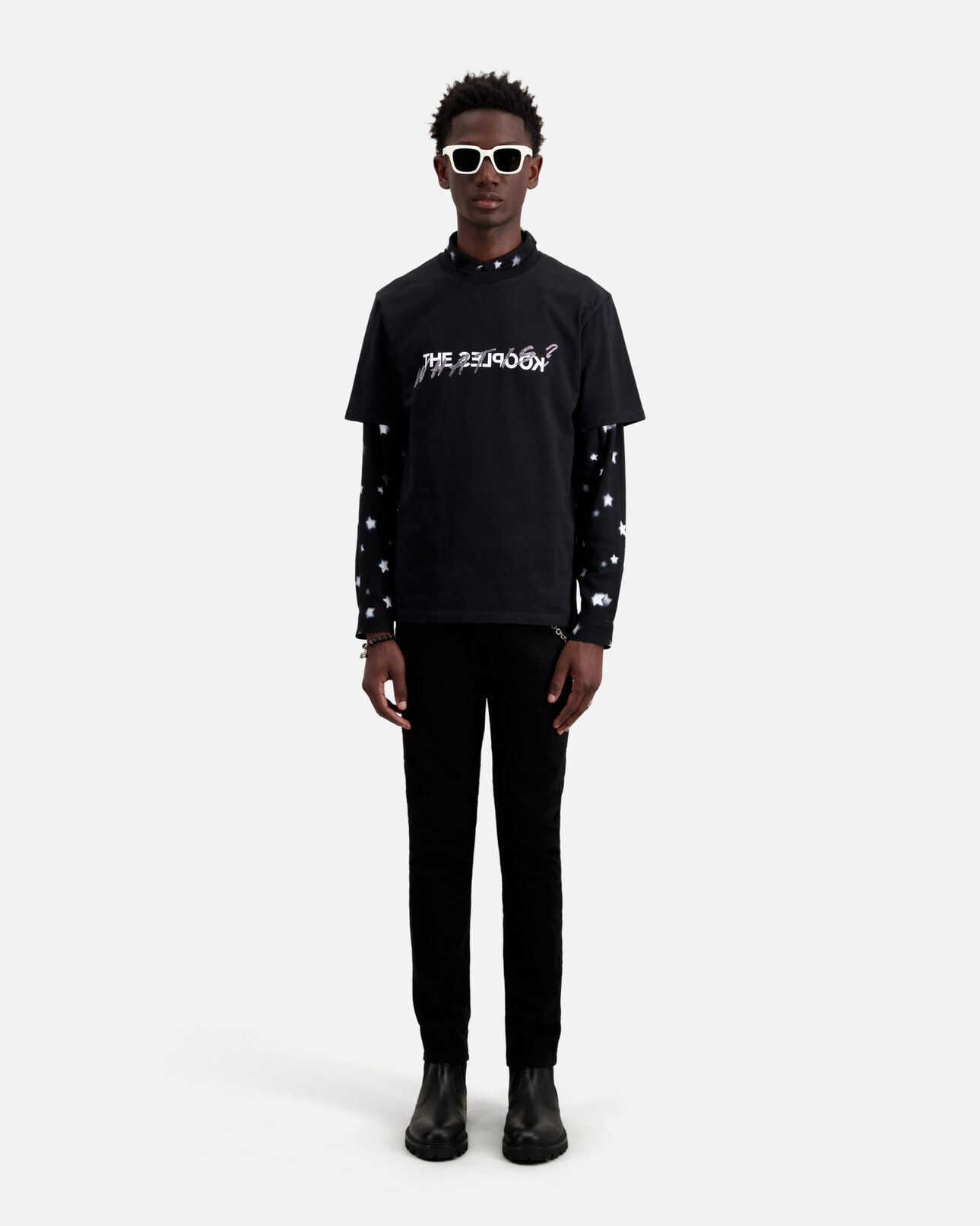 The Kooples HERREN BLACK schwarzes t-shirt herren mit „what is“-strassbesatz
