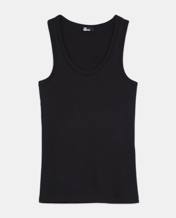 black tank top