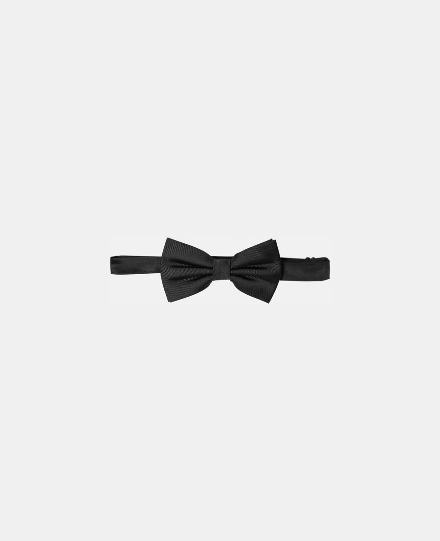 plain black bow tie in silk