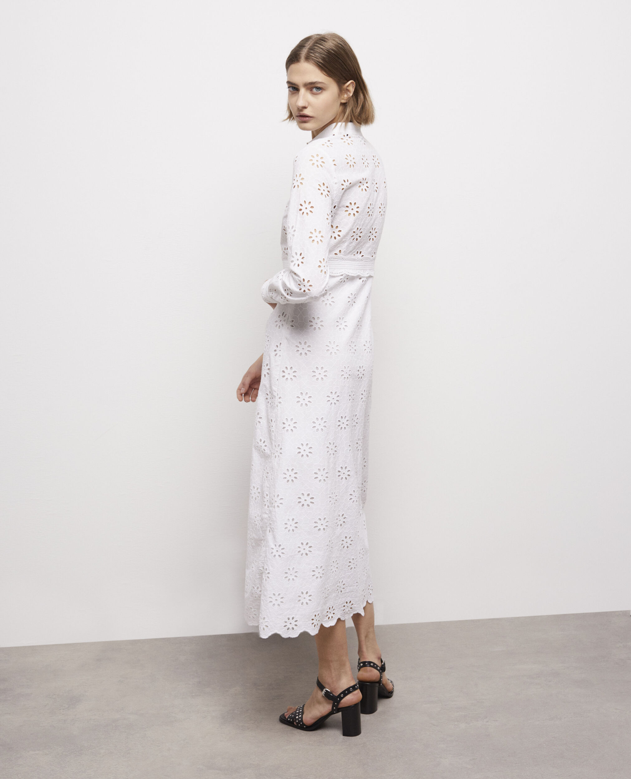 Langes, weißes Kleid mit englischer Stickerei, WHITE, hi-res image number null