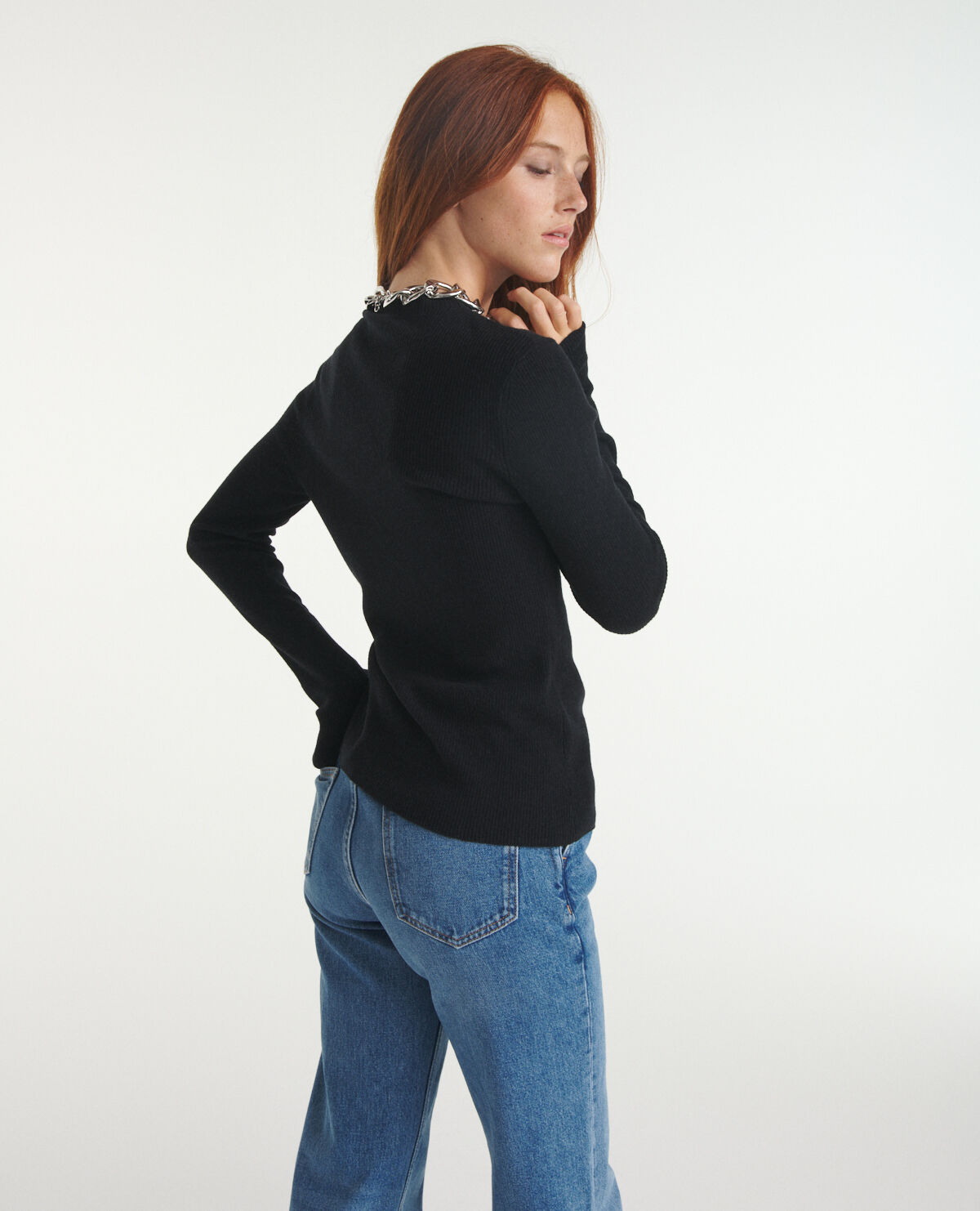 Fitted black hotsell cashmere sweater