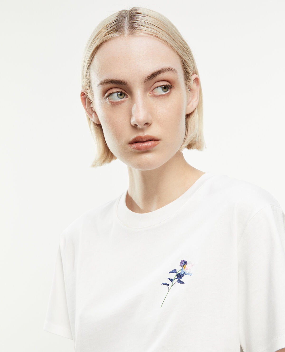 T shop shirt embroidery