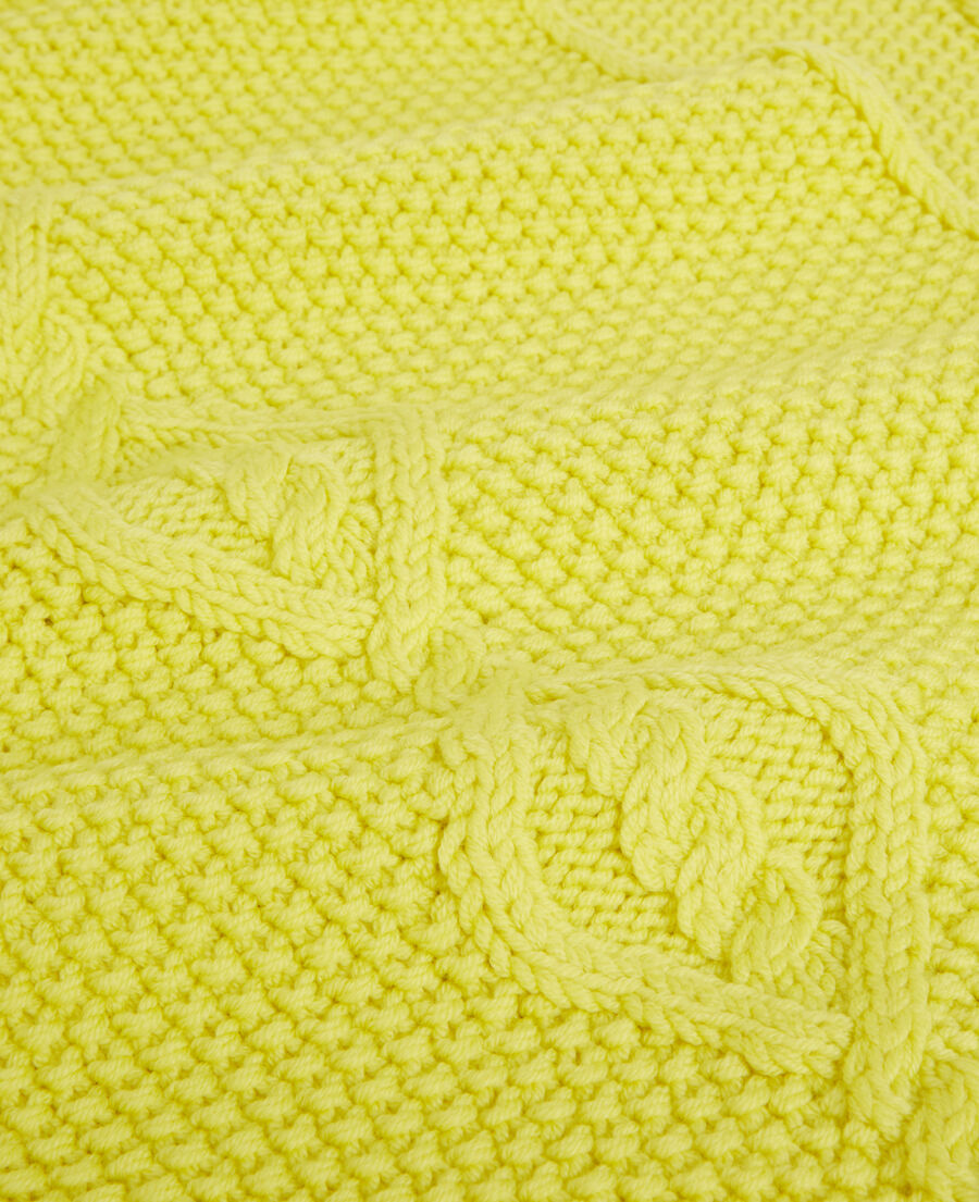 écharpe en laine jaune