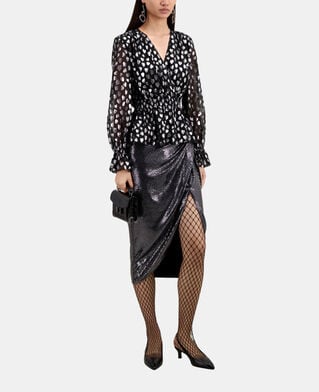 The Kooples FEMME BLACK SILVER top avec cœurs argentés noir