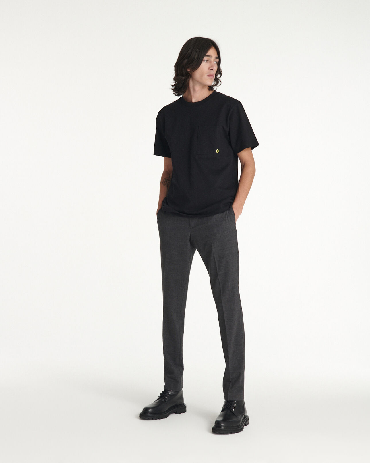 The Kooples HOMME BLACK t-shirt noir coton à œillet contrasté