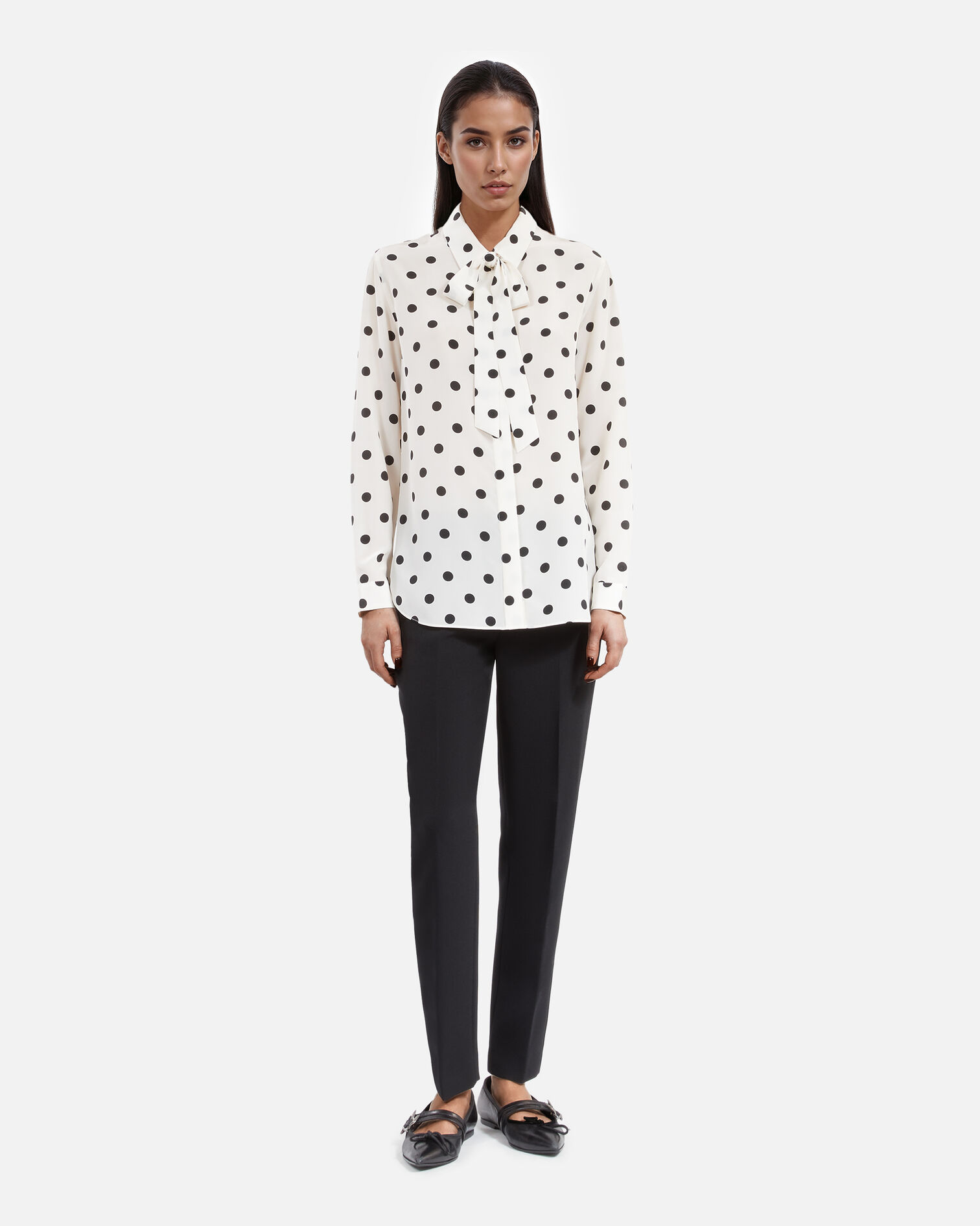 Chemise en soie à pois blanche, WHITE / BLACK, hi-res image number null
