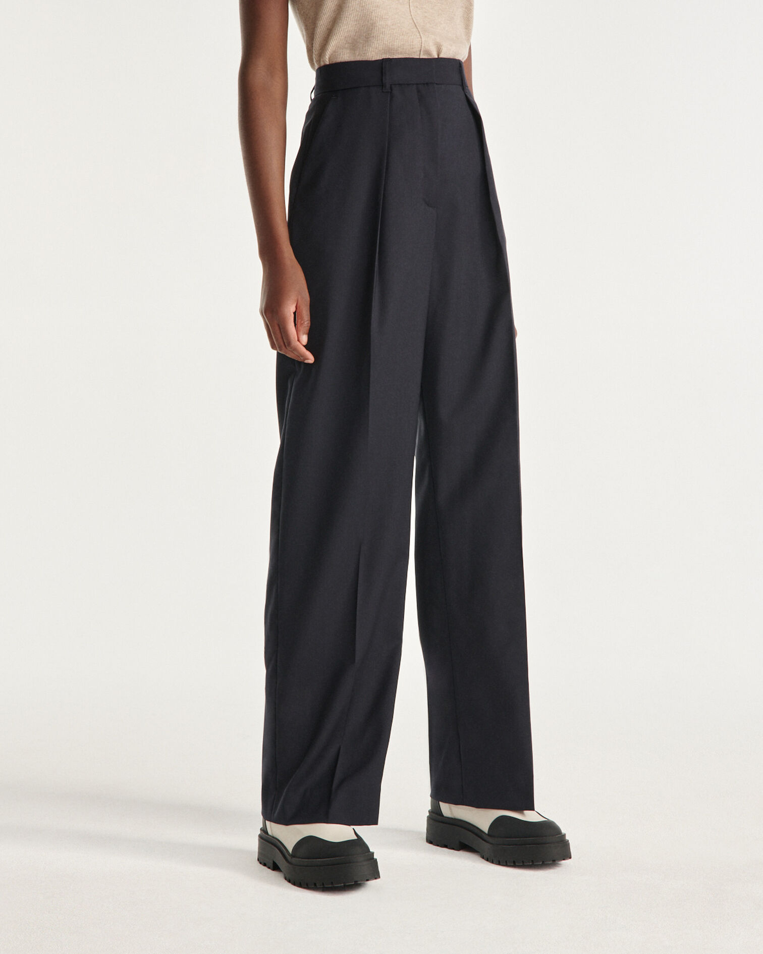 Navy blue suit pants in wool, NAVY, hi-res image number null