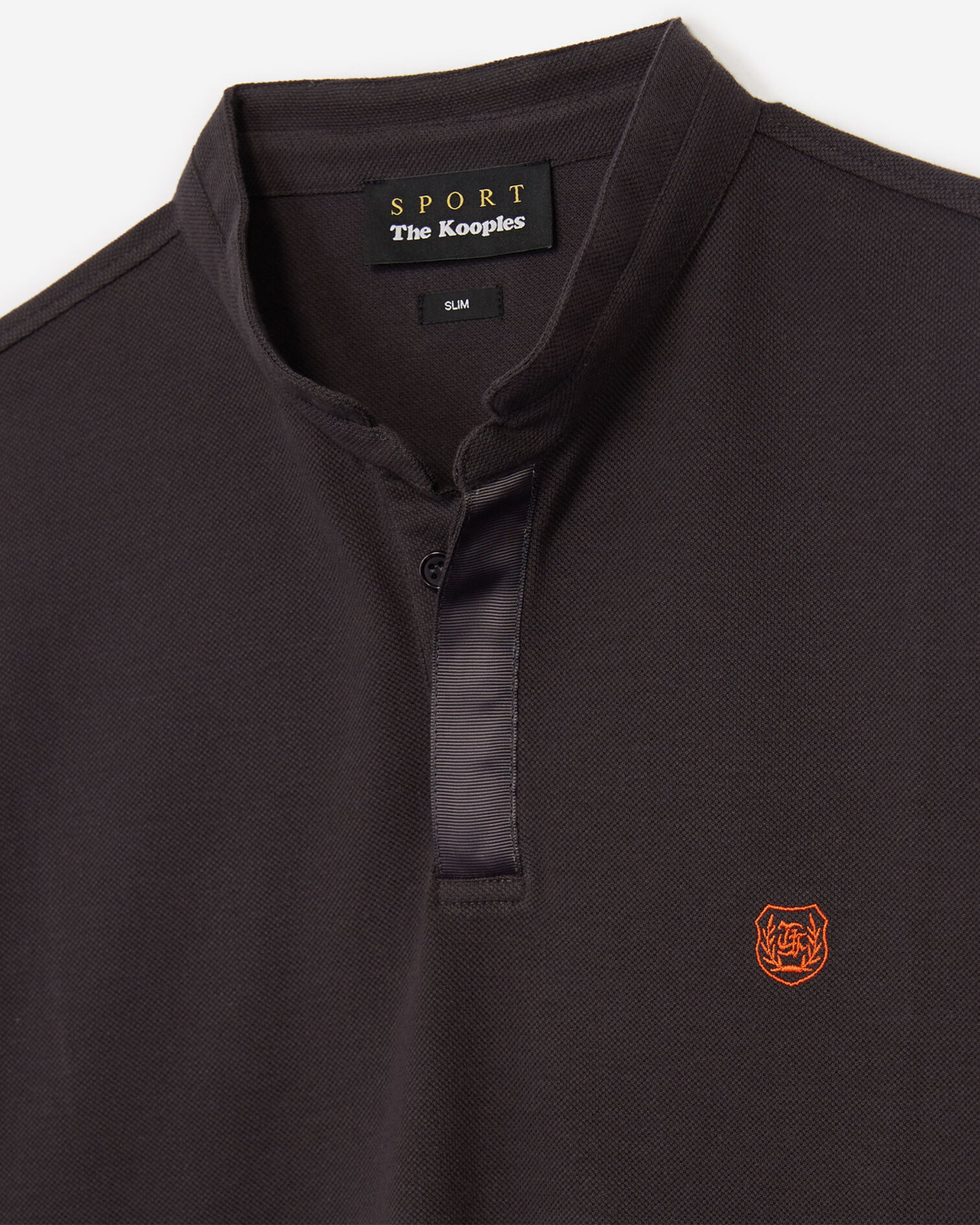 Graues Poloshirt mit Stehkragen und Ripsbanddetail, CARBONE / ORANGE, hi-res image number null