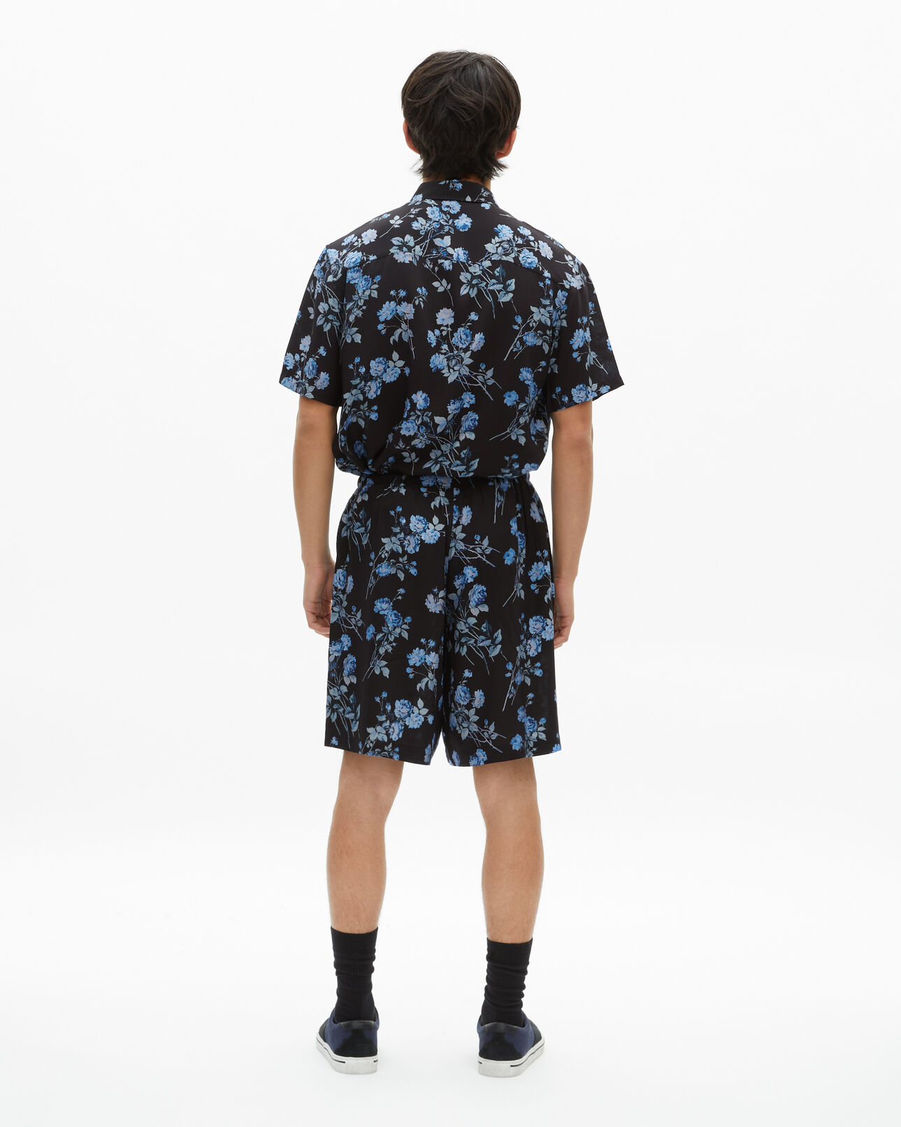 The Kooples HERREN BLACK BLUE bermuda-shorts mit blumenprint schwarz