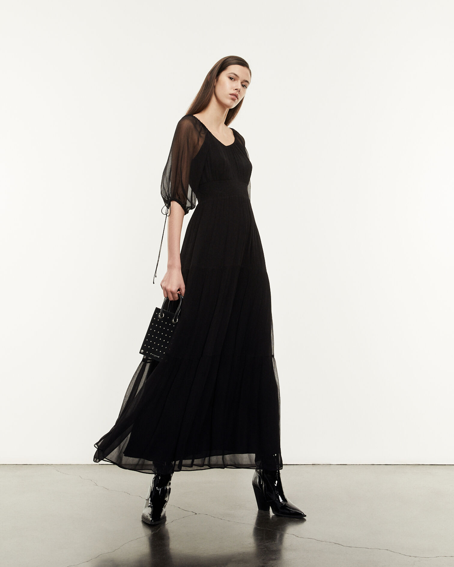 Langes schwarzes Kleid mit gesmokten Details, BLACK, hi-res image number null