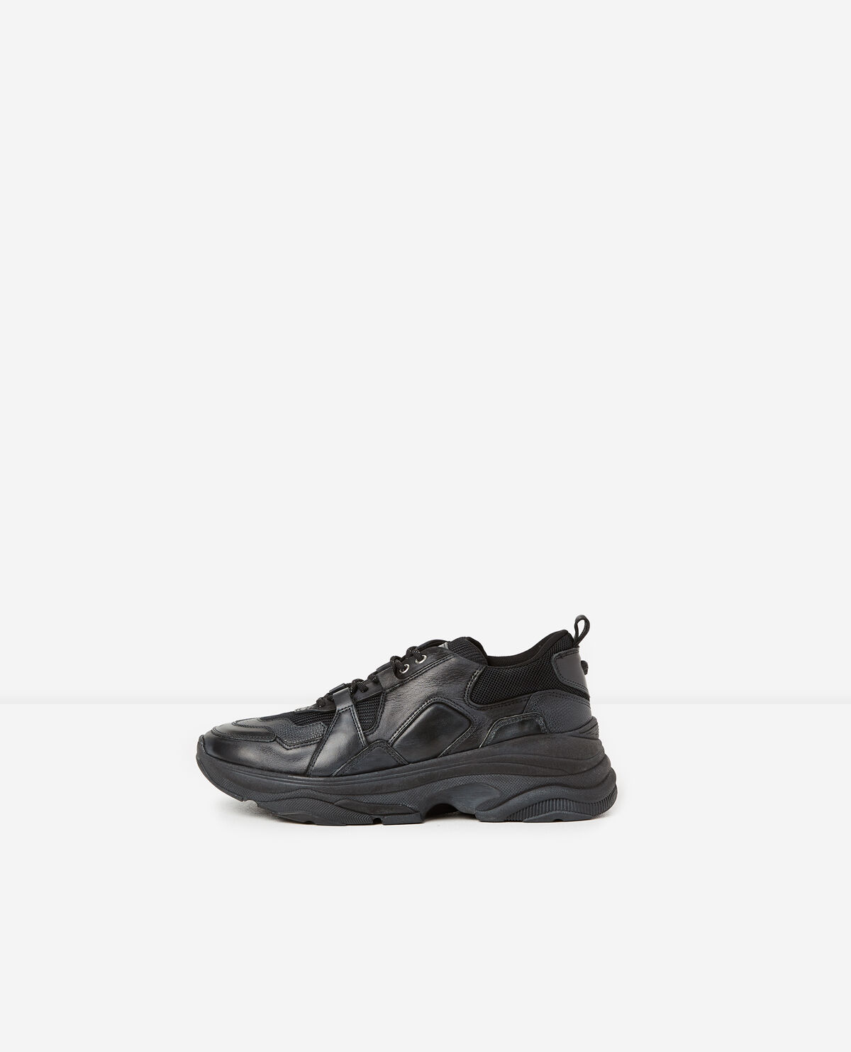 Wide sole trainers top