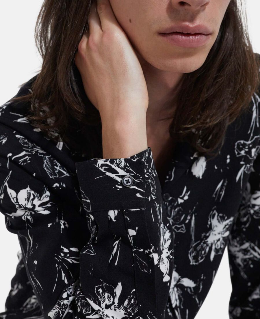 black shirt with shark collar