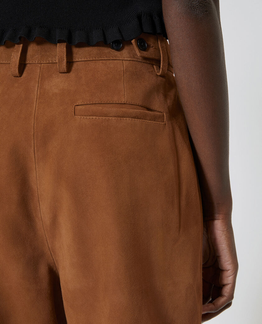 The Kooples DAMEN CAMEL bermuda-shorts mit abn&auml;hern aus camelfarbenem wildleder