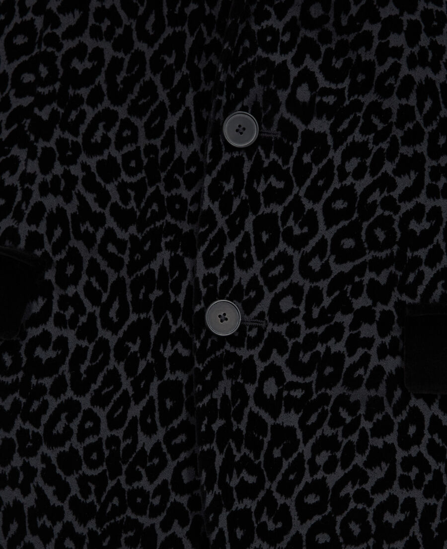 schwarze anzujacke mit leopardenmotiv