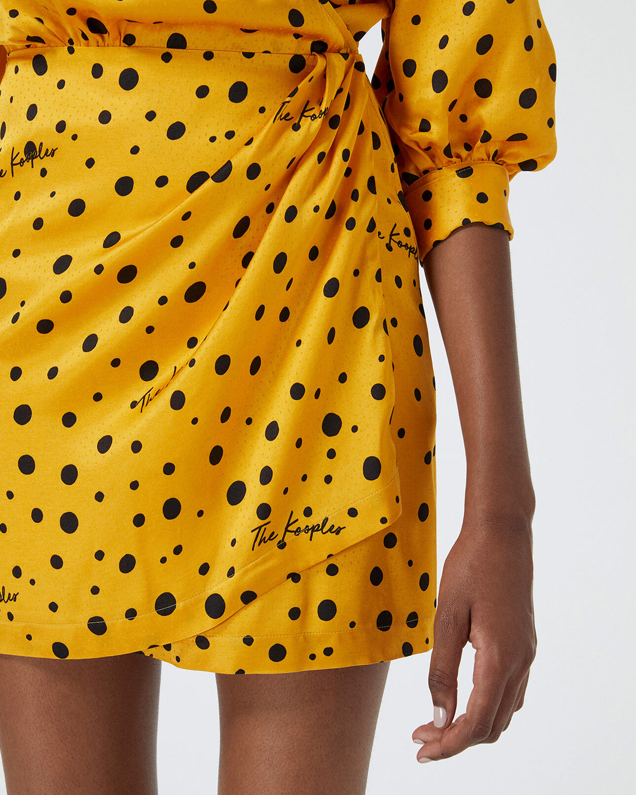 The Kooples FEMME ANTIC GOLD robe portefeuille jaune à pois