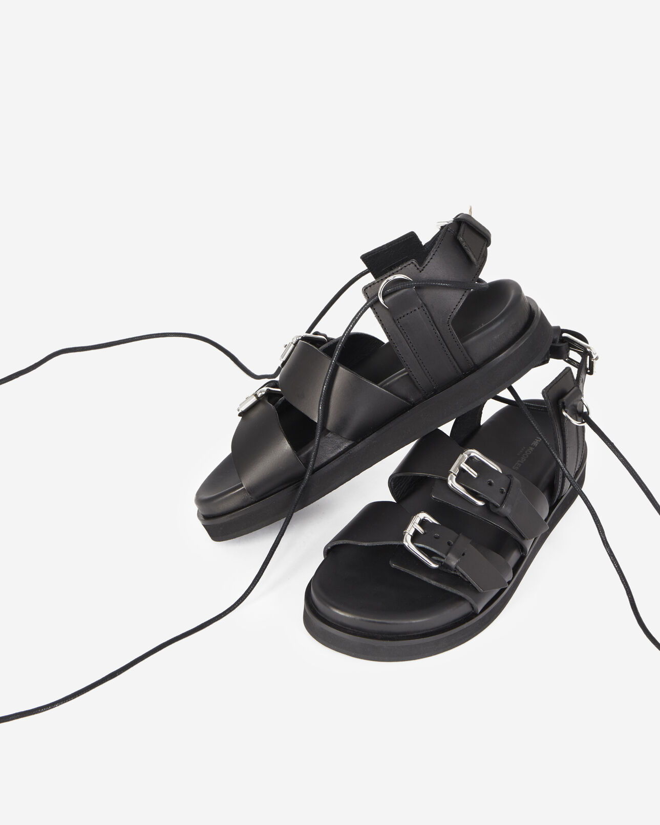 The Kooples DAMEN BLACK schwarze sandalen keilabsatz riemen