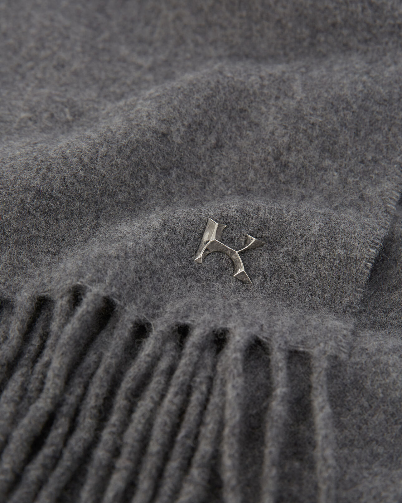The Kooples HOMME GREY écharpe en laine et cachemire grise
