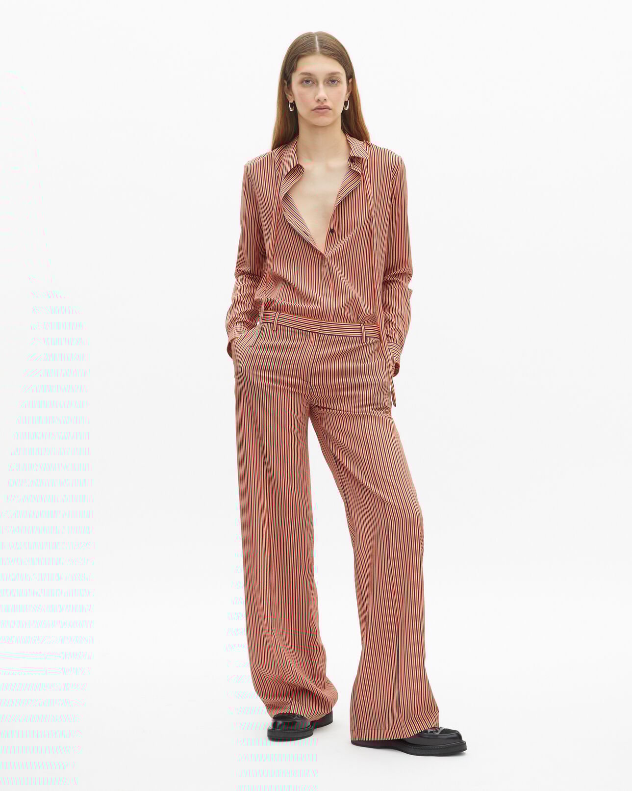 The Kooples FEMME DARK NAVY / FIRE RED pantalon large à rayures rouge et bleu