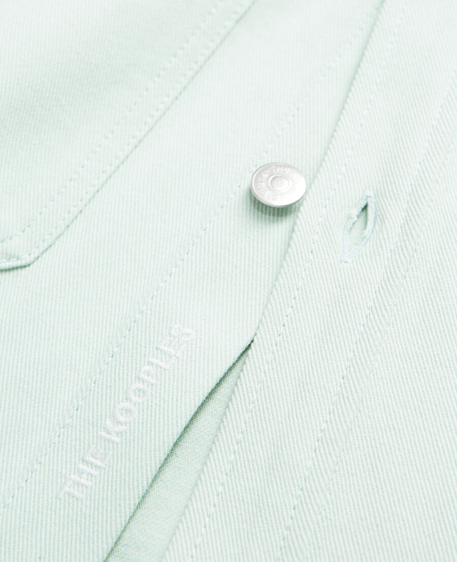 camisa algodón verde claro bolsillos parche