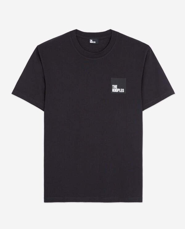 schwarzes t-shirt