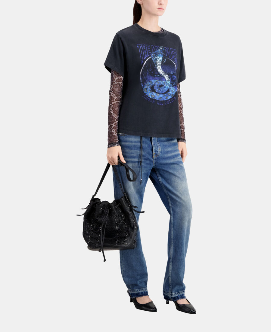 camiseta negra serigrafía cobra para mujer