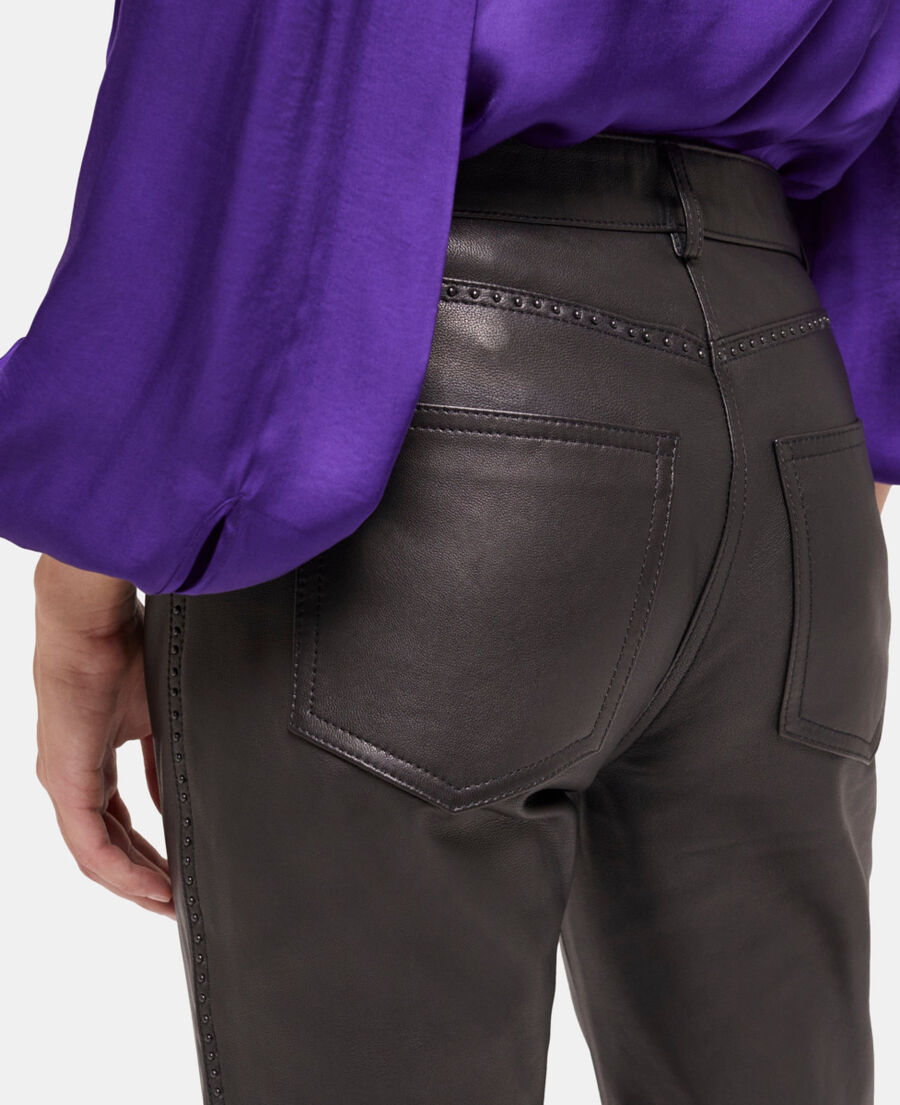 pantalón piel tachuelas negro
