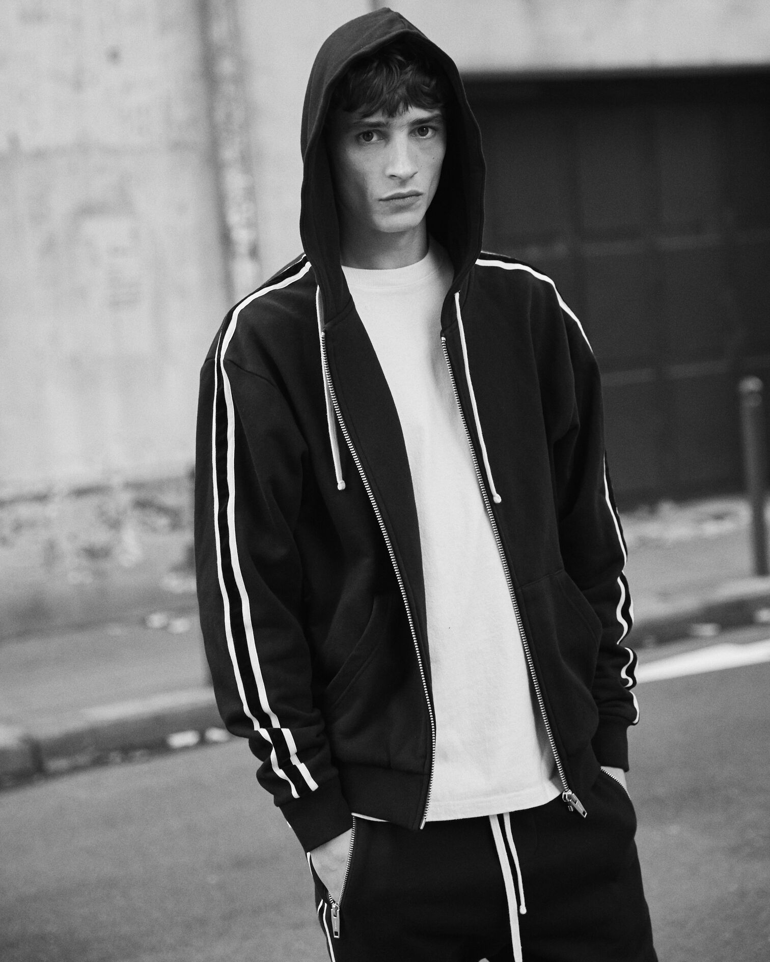 Sweat noir zippé à capuche en molleton, BLACK, hi-res image number null