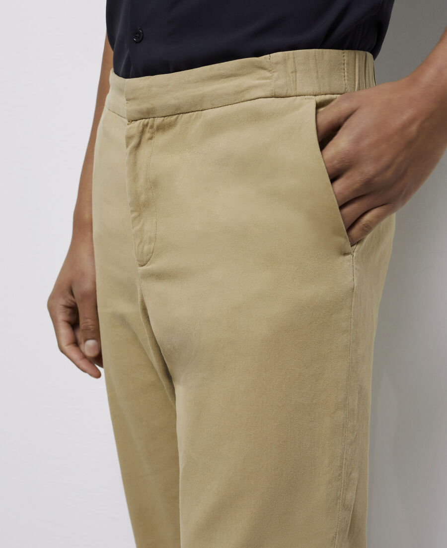 pantalón beige