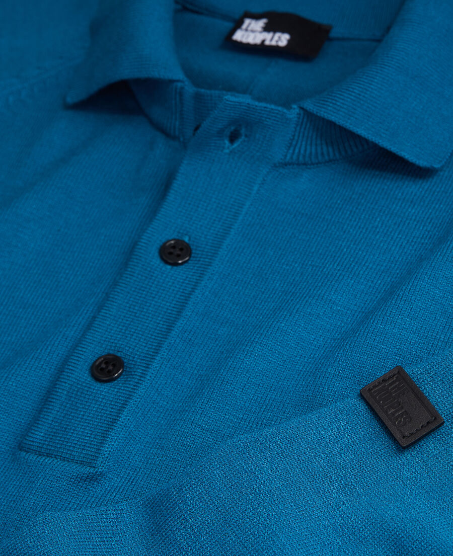polo bleu en maille