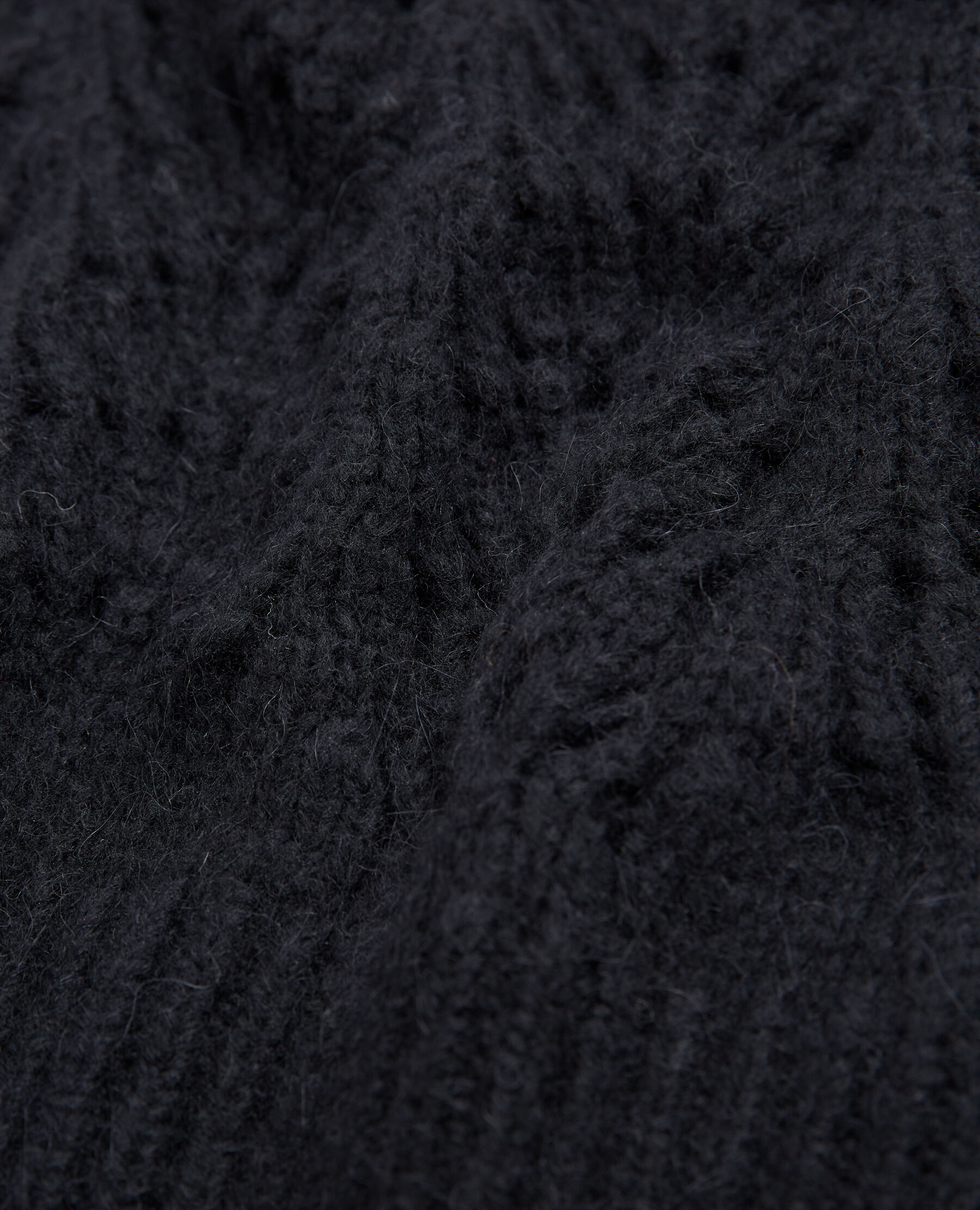 Pull noir manche best sale bouffante