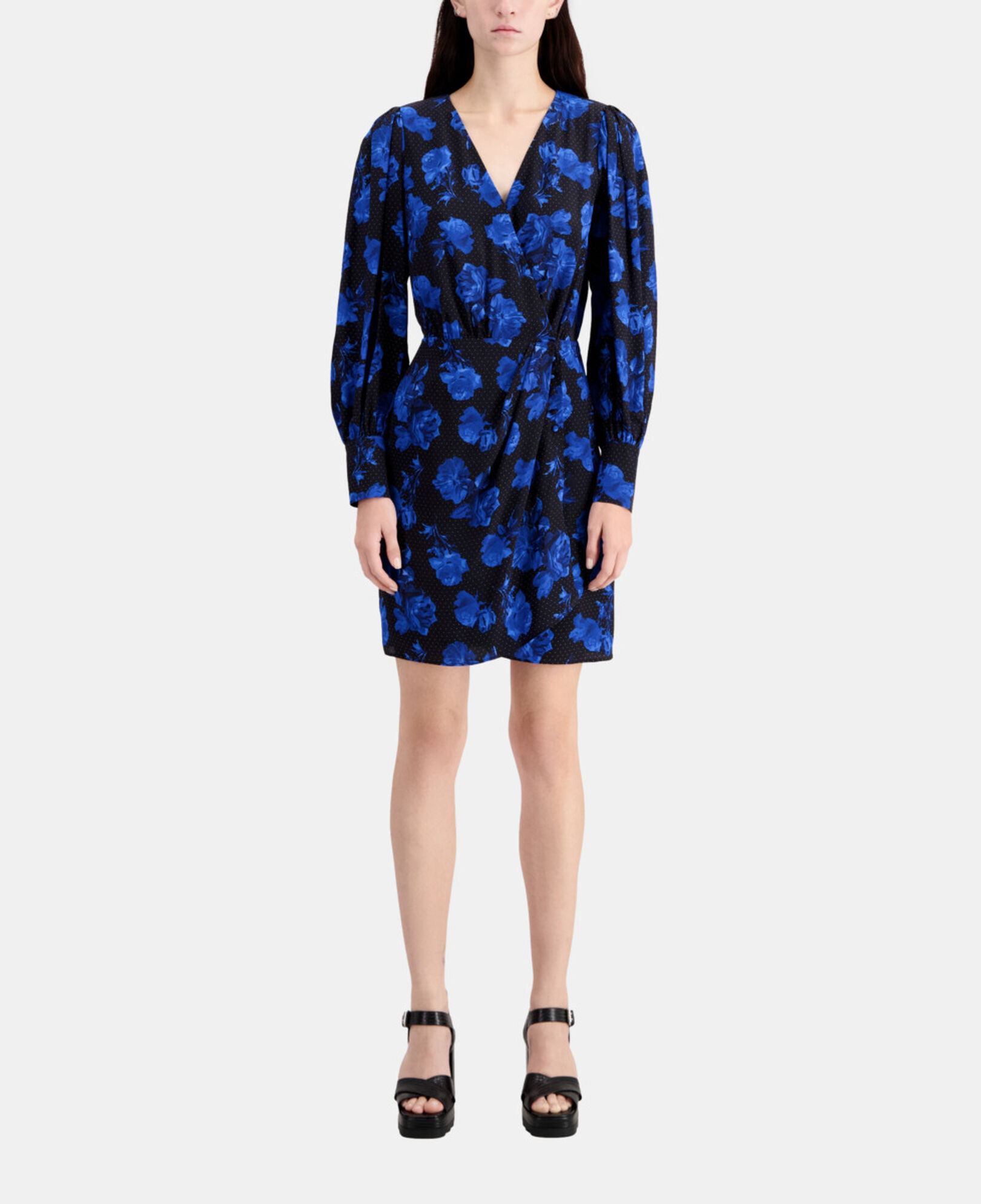 The Kooples FEMME BLACK BLUE robe portefeuille courte imprimée en soie