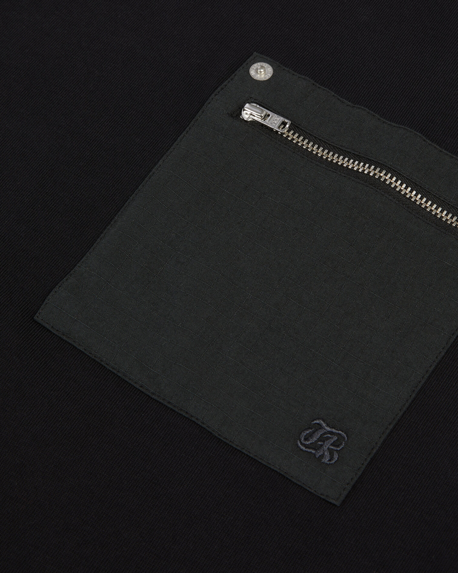 T-shirt avec poche zippée noir, BLACK, hi-res image number null