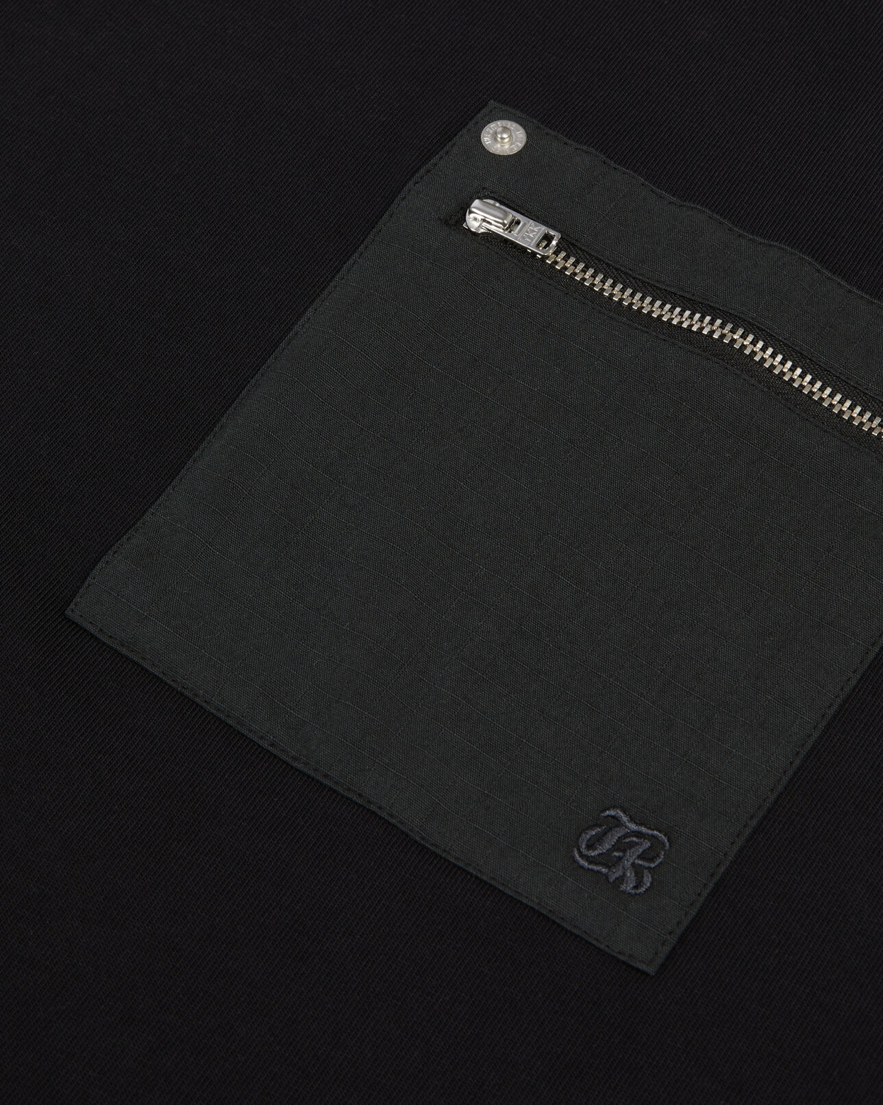 The Kooples HOMME BLACK t-shirt avec poche zippée noir