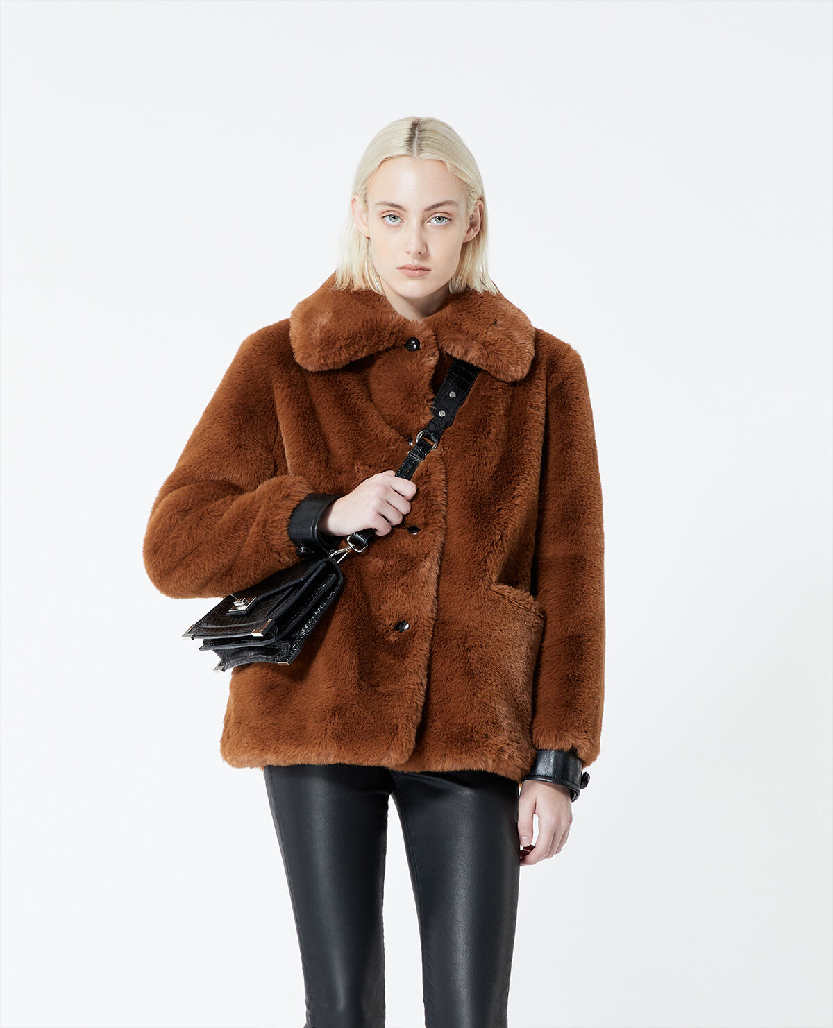 Manteau fausse fourrure marron d tails cuir The Kooples