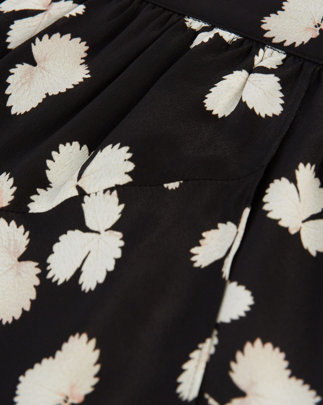 The Kooples DAMEN BLACK-ECRU rock kurz fließend schwarz blumen ecrufarben