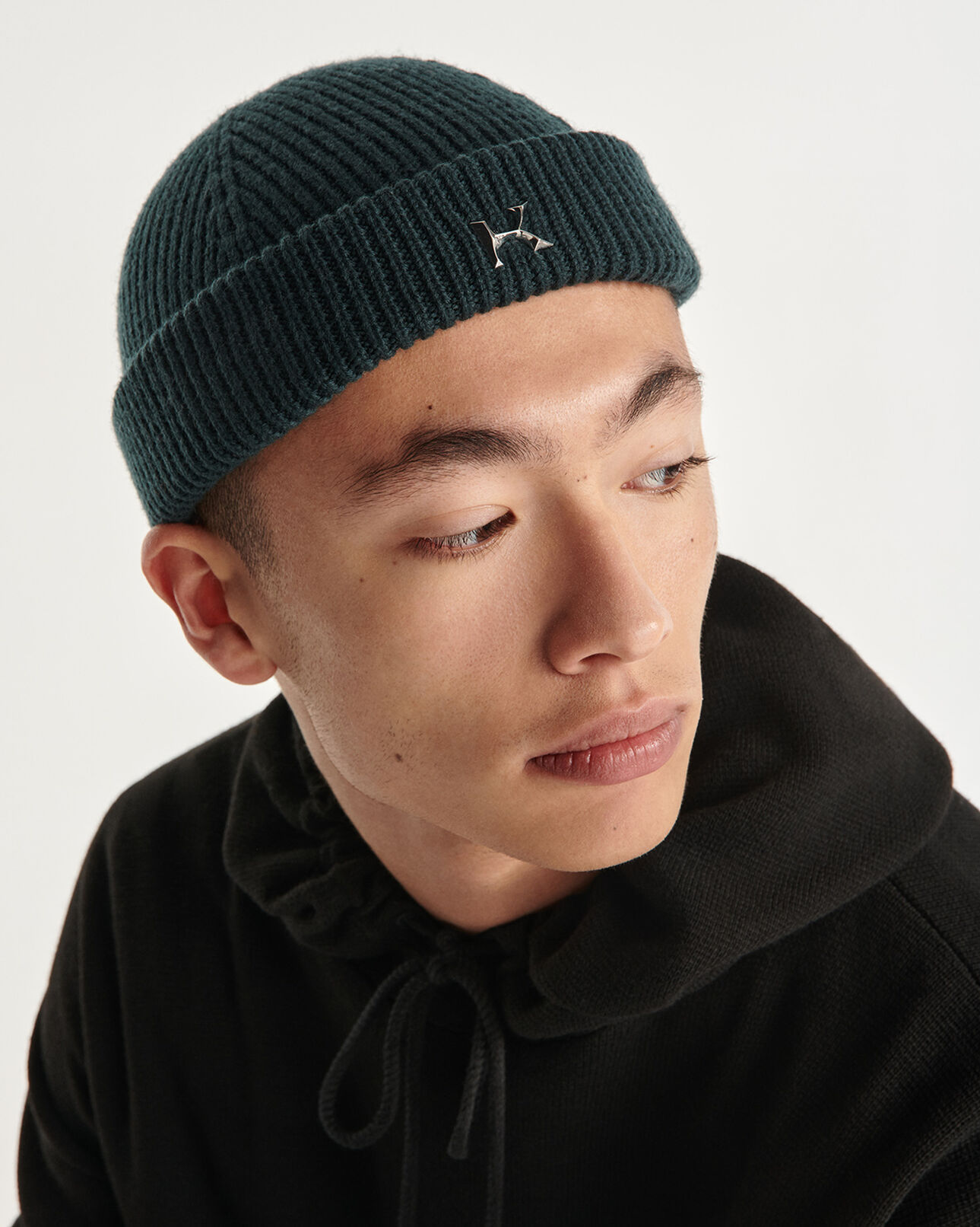 The Kooples MIXTE DARK GREEN bonnet court laine vert à monogramme k