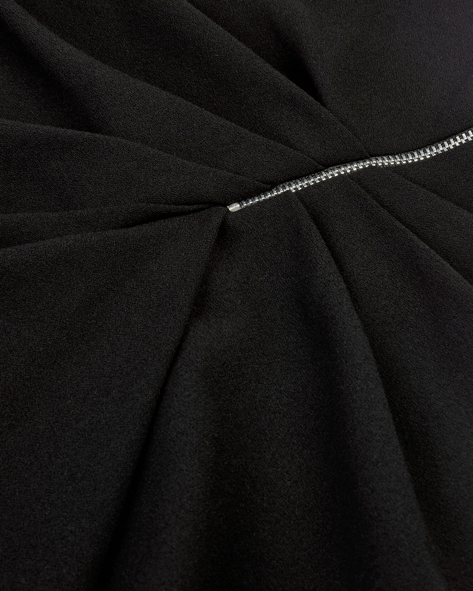 Jupe courte en crêpe avec zip noire, BLACK, hi-res image number null
